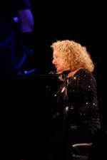 Watch Carole King - Concert Vumoo