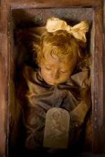 Watch National Geographic: The Girl in the Glass Casket Vumoo